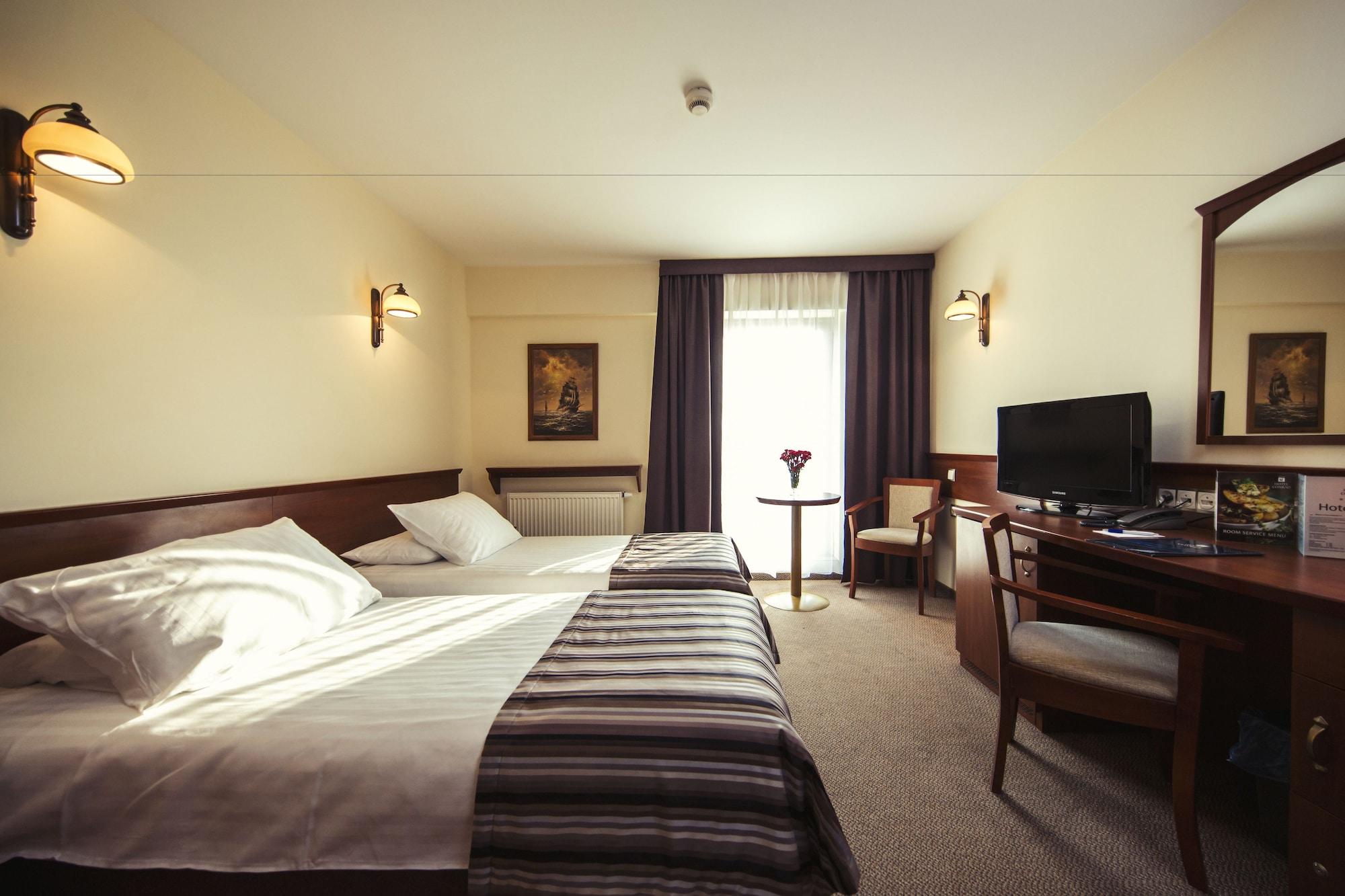 Conrad 4*